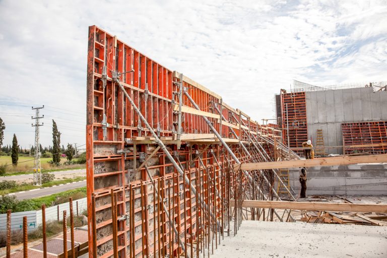 מאי אדן השכרה ציוד לבניין