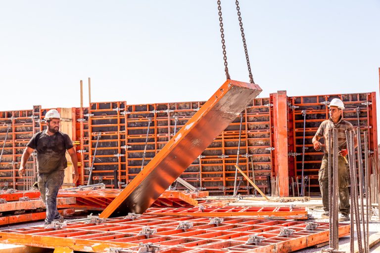 השכרת תבניות ליציקת בטון.