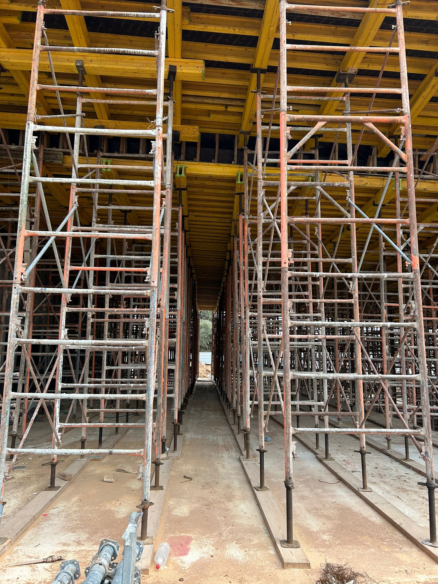 השכרת מגדלי אקרו 