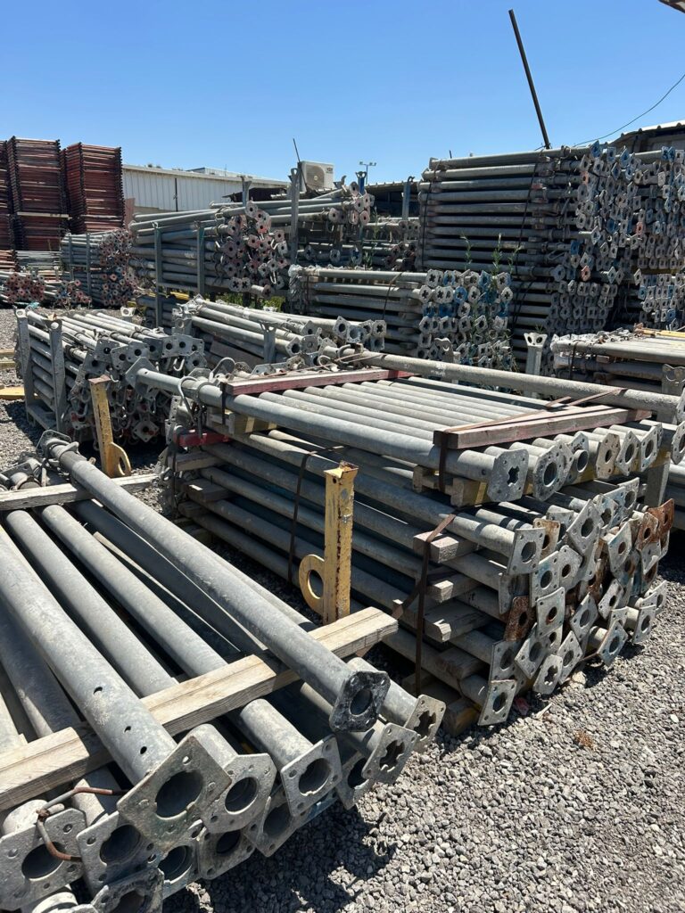 רגליים לבניין למכירה